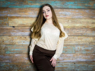 Picture of the sexy profile of AdelynSweet, for a very hot webcam live show !