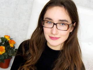 Фото секси-профайла модели CleverAlexiss, веб-камера которой снимает очень горячие шоу в режиме реального времени!